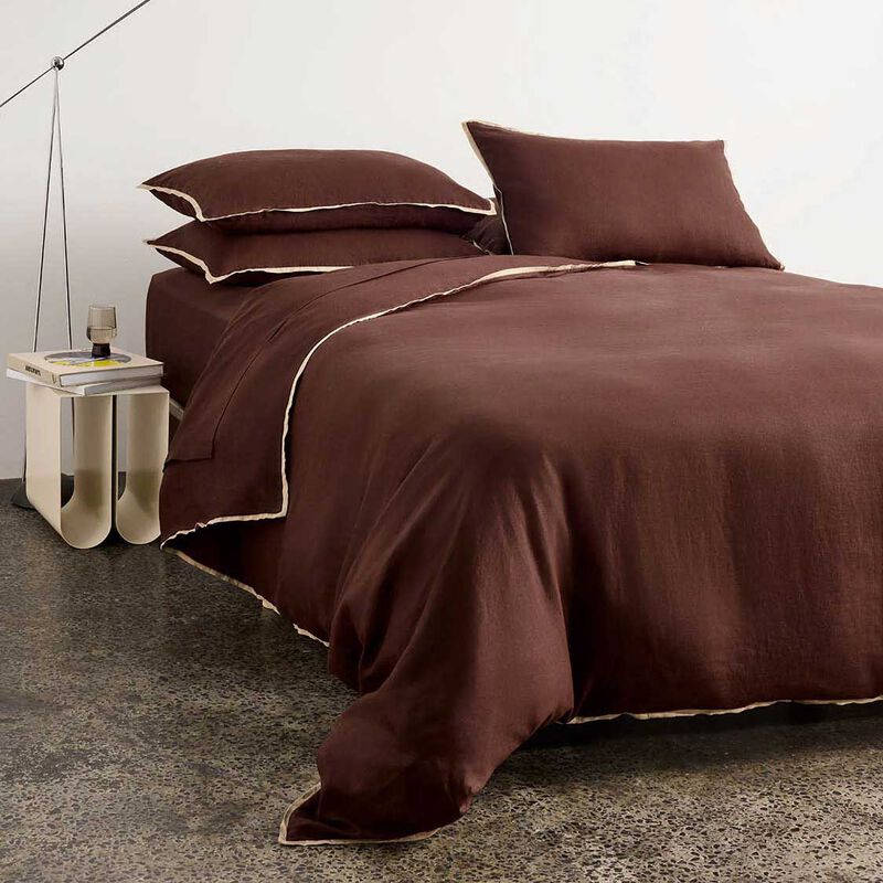 HOMMEY. Linen Standard Pillowcase Pair - Brown Sugar image number 1